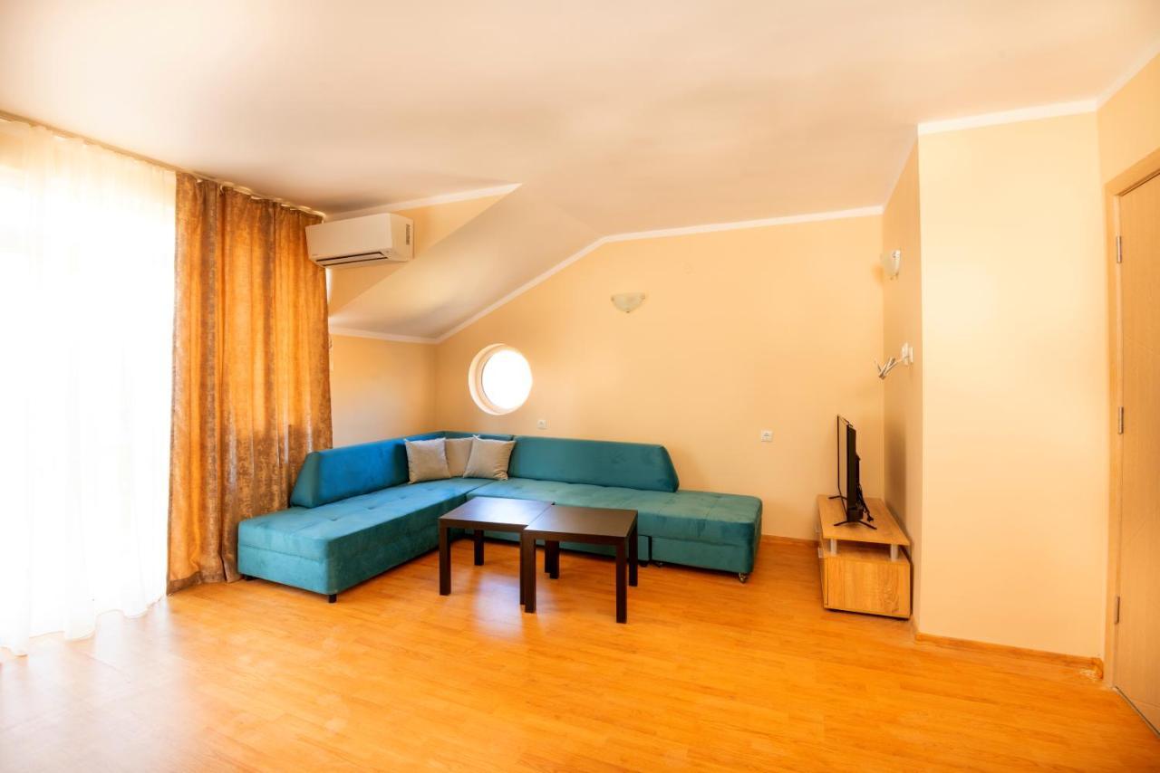 House With Garden Hotel Pomorie Luaran gambar